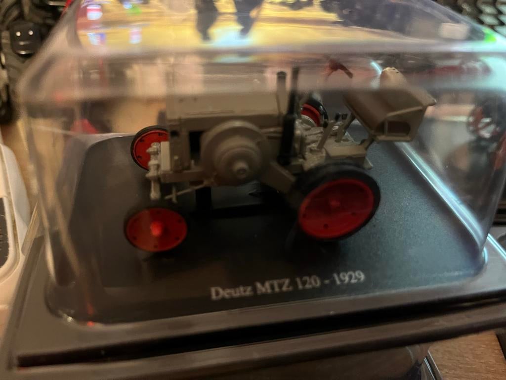 Deutz MTZ 120 - 1929 schaalmodel tractor, Ophalen of Verzenden, Zo goed als nieuw, Overige typen, Overige merken