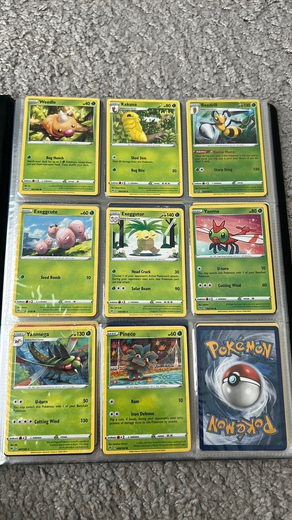 Vivid voltage base set, Ophalen of Verzenden, Zo goed als nieuw, Meerdere kaarten