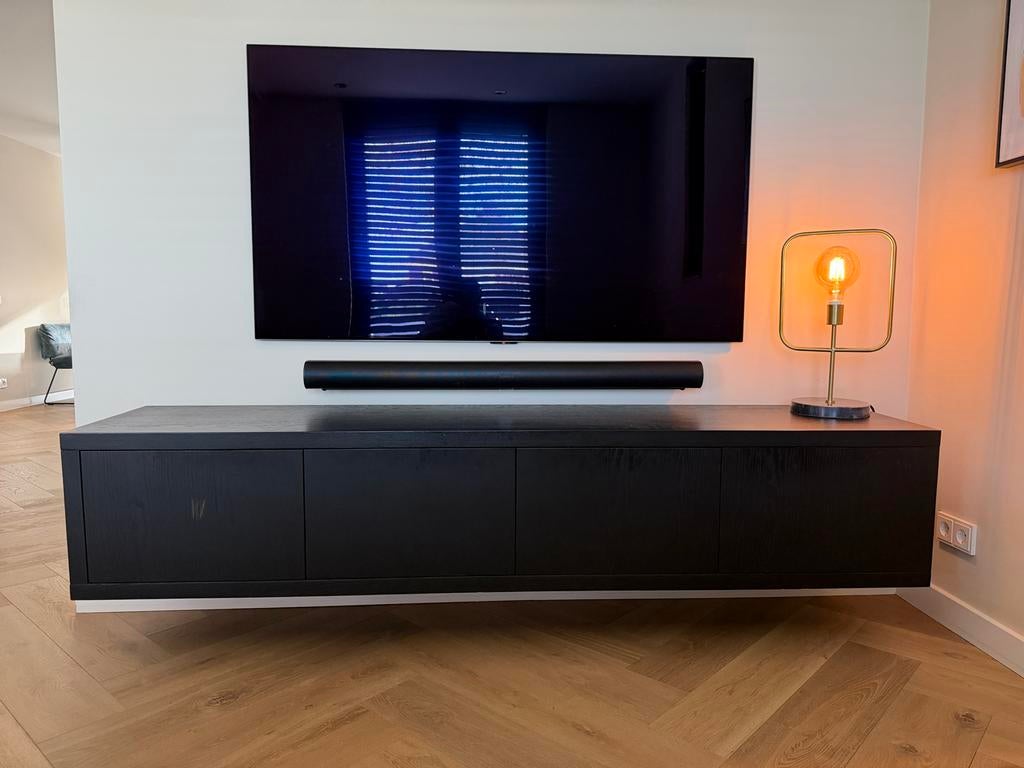Zwart zwevend tv-meubel (Barcelona Goossens), Huis en Inrichting, Gebruikt, 150 tot 200 cm, Ophalen of Verzenden, Minder dan 100 cm