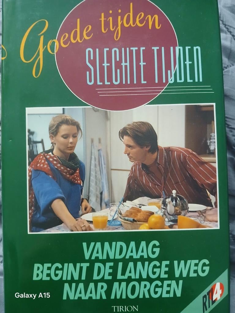 Goede tijden slechte tijden, Ophalen of Verzenden, Zo goed als nieuw