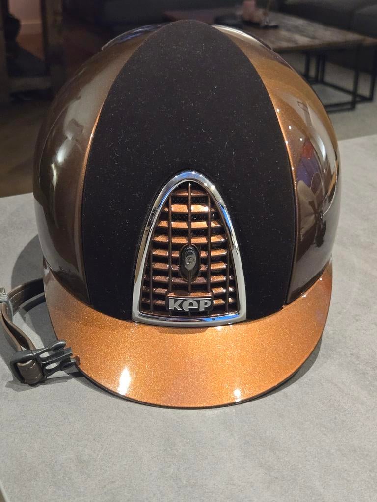 Bruine Kep Italia, Ophalen of Verzenden, Zo goed als nieuw, Dressuur, Cap