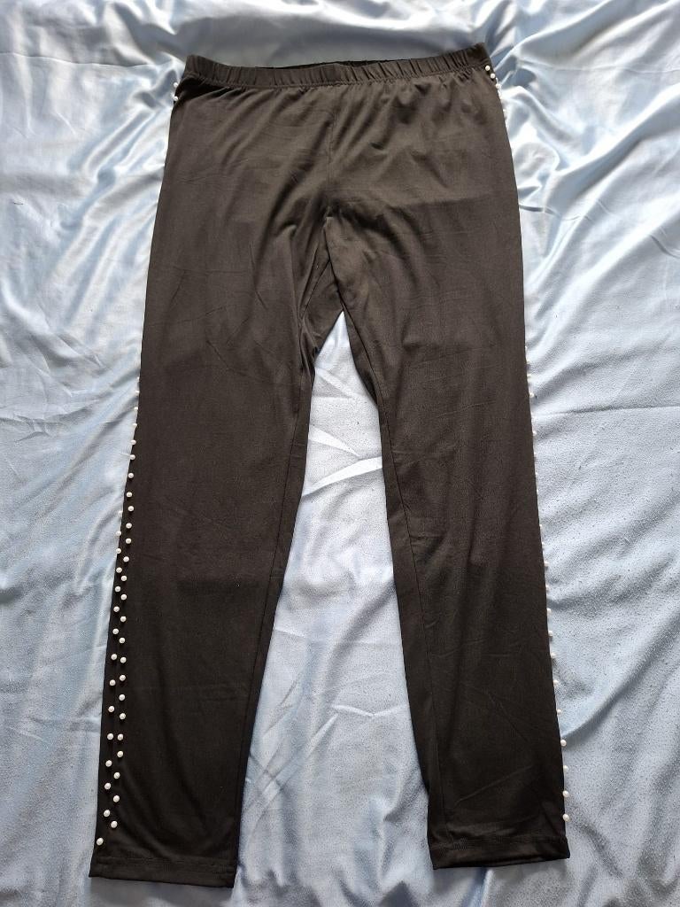 Leuke lange legging met pareltjes maat 2XL !!, Kleding | Dames, Leggings, Maillots en Panty's, Ophalen of Verzenden, Zo goed als nieuw