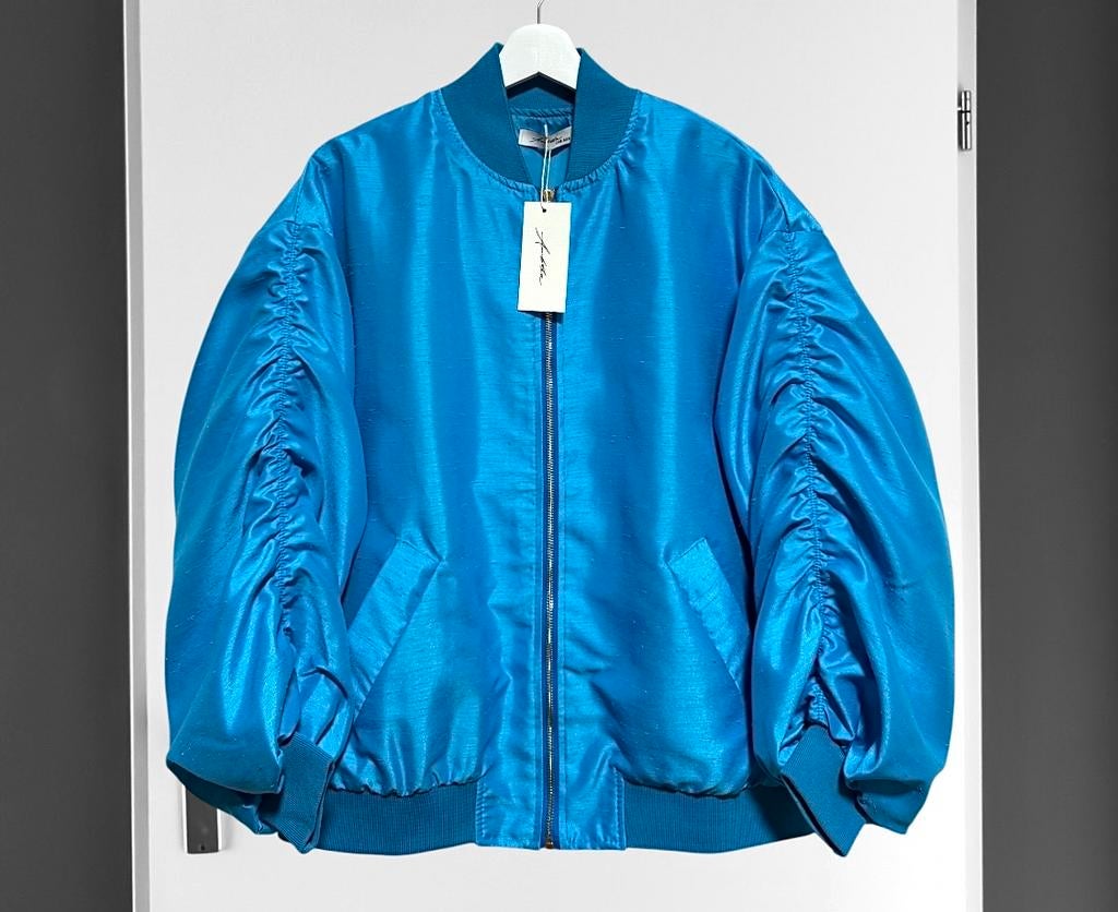 Ambika - Blauwe bomberjack met geplooide mouwen one size, Verzenden, Nieuw, Maat 38/40 (M), Blauw