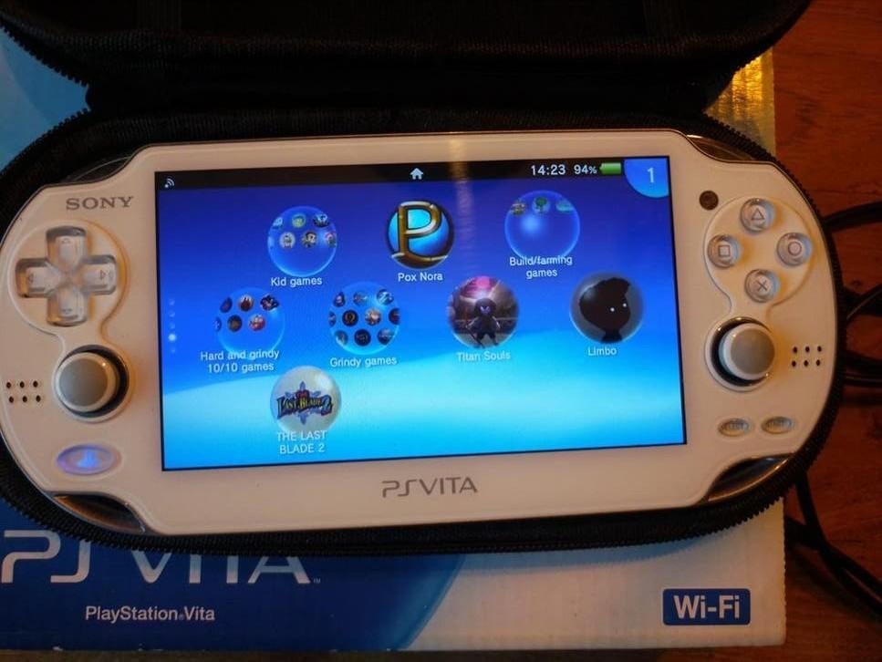 Ps vita Crystal  White PCH-1000 Za02 japanse editie, Ophalen of Verzenden, Zo goed als nieuw