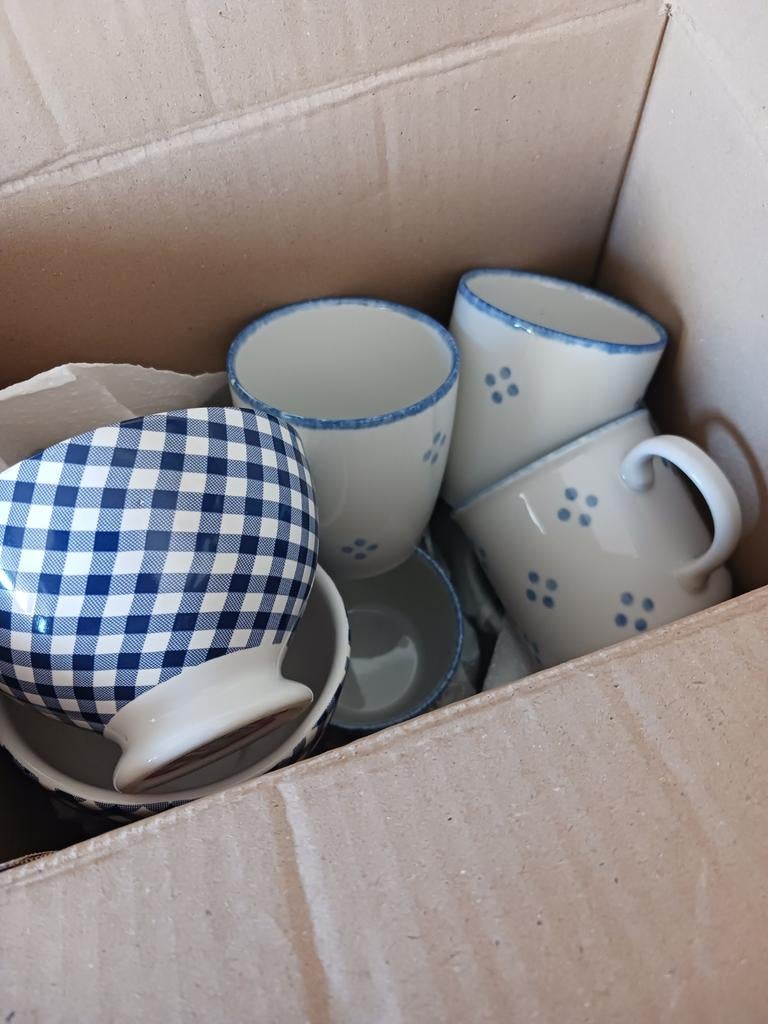 Gratis, Aardewerk mokken, bekers, kop en schotels, schaaltj, Ophalen, Gebruikt, Overige stijlen, Kop(pen) en/of Schotel(s)