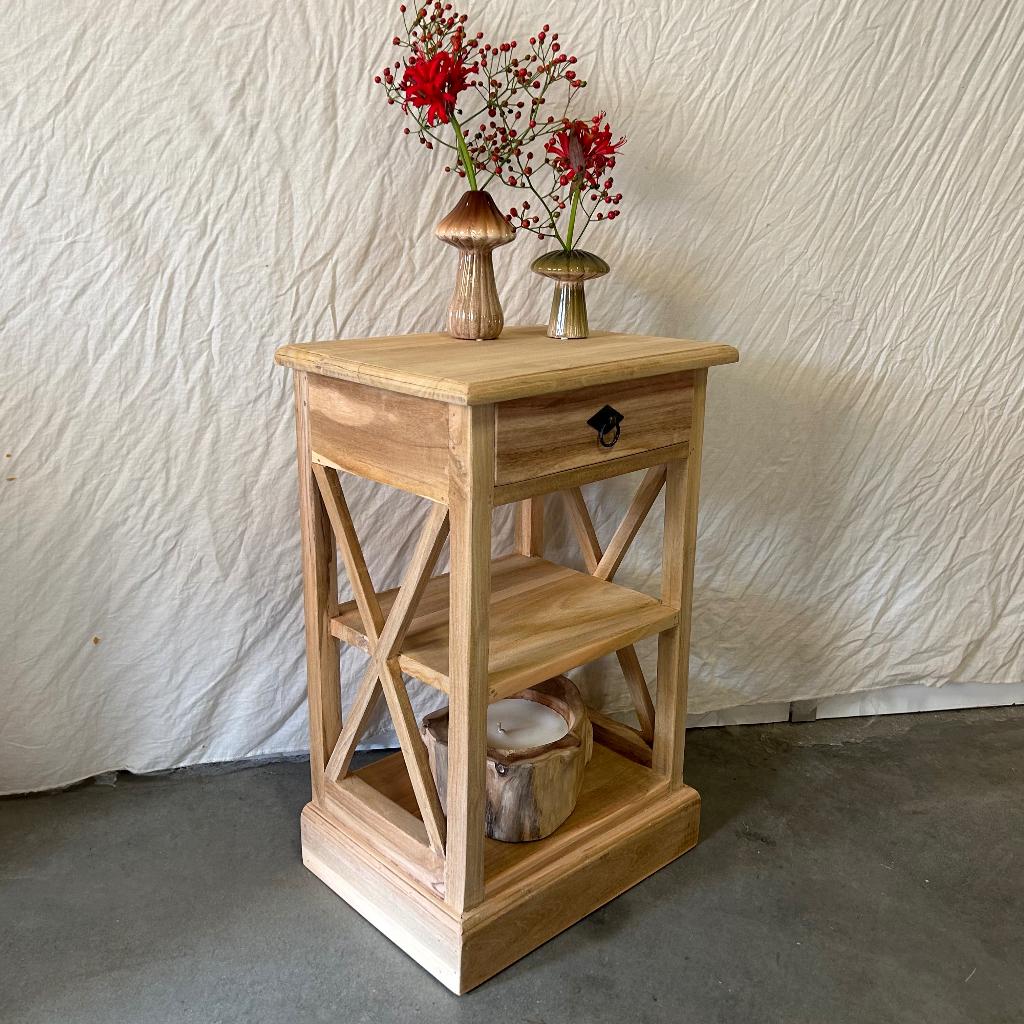 Nachtkastje - massief teak - 1 lade – 2 planken - TTM Wonen, Huis en Inrichting, Slaapkamer | Nachtkastjes, TTM Wonen, Meubels – (Perzische) Tapijten en Woonaccessoires