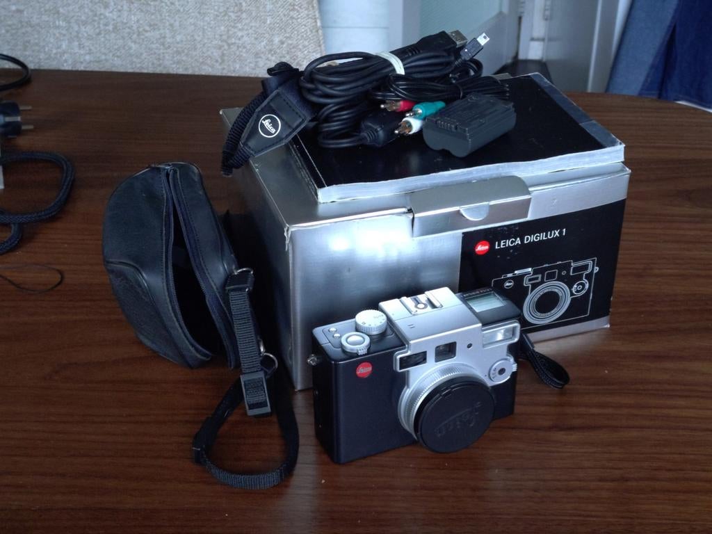 Leica Digilux 1 - Complete set in originele doos, Compact, Ophalen of Verzenden, Zo goed als nieuw, 4 t/m 7 keer