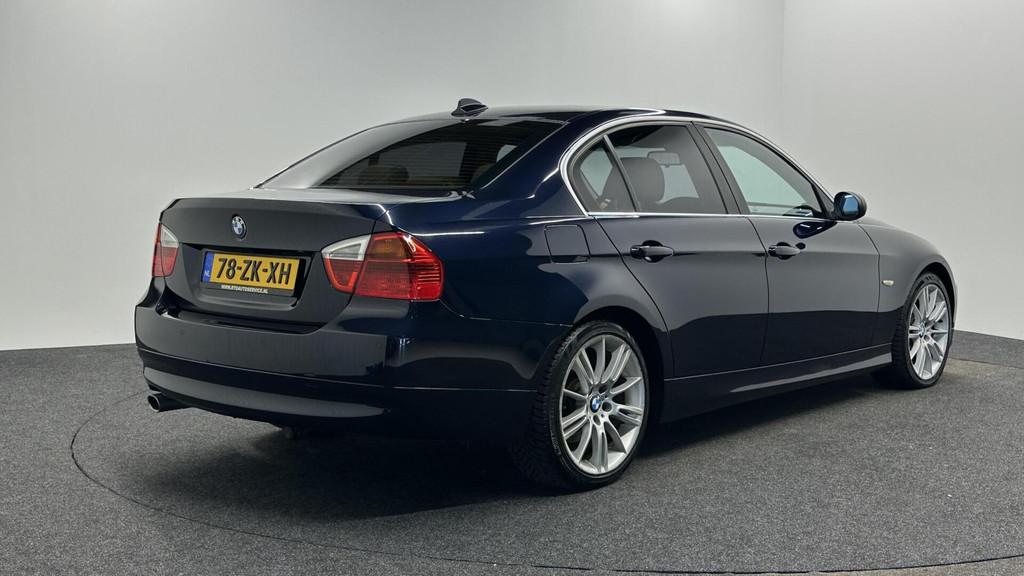 BMW 3-serie 318i Business Line NAVIGATIE CRUISE LEER ECC., Auto's, Achterwielaandrijving, Beige, Blauw, Handgeschakeld