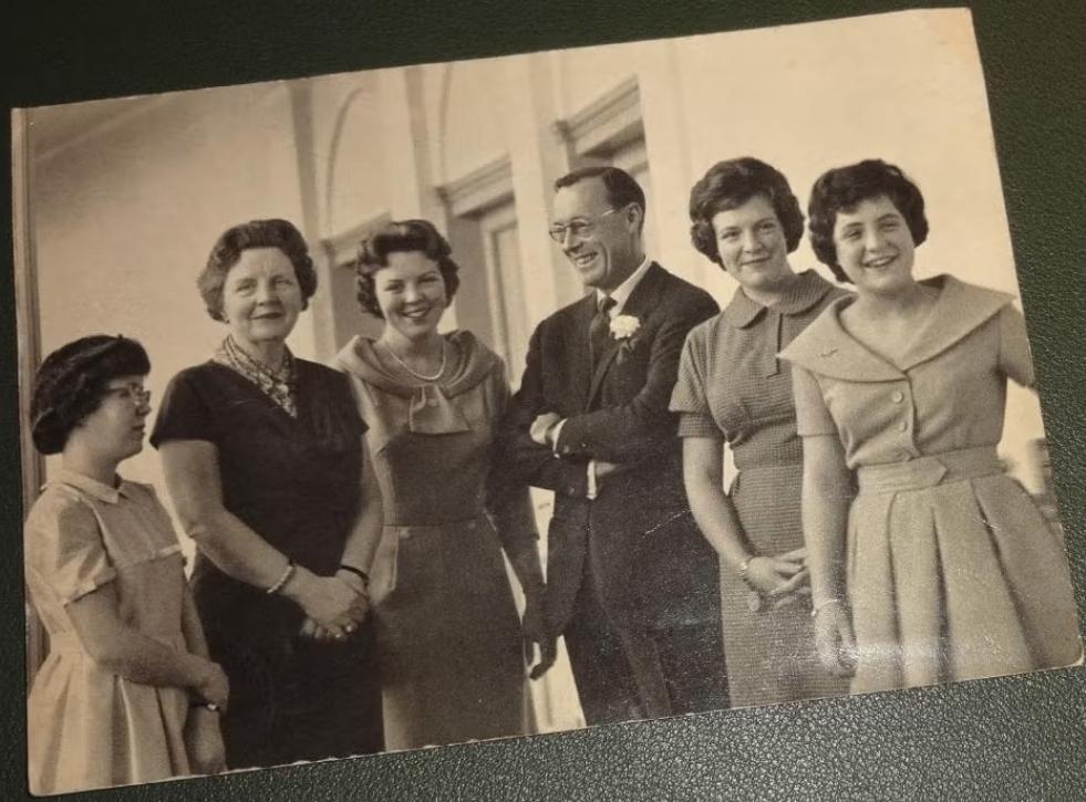 Koninklijke Familie - Voor de Anjer-actie - RVD - Max Koot, Verzamelen, Verzenden, 1940 tot 1960, Ongelopen, Politiek en Historie