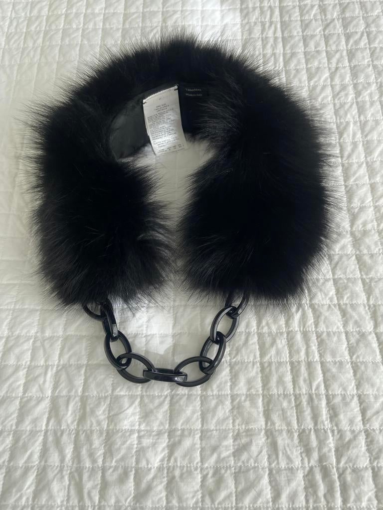 Max Mara sjaal/kraag met ketting.  Nieuw., Kleding | Dames, Mutsen, Sjaals en Handschoenen, Max Mara, Verzenden, Nieuw, Sjaal