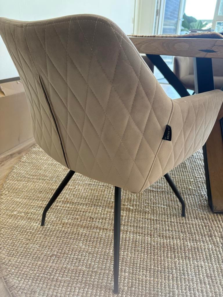 4 Bronx 71 eetstoelen, beige zacht roze met zwarte poten, Ophalen, Gebruikt, Overige kleuren, Vier