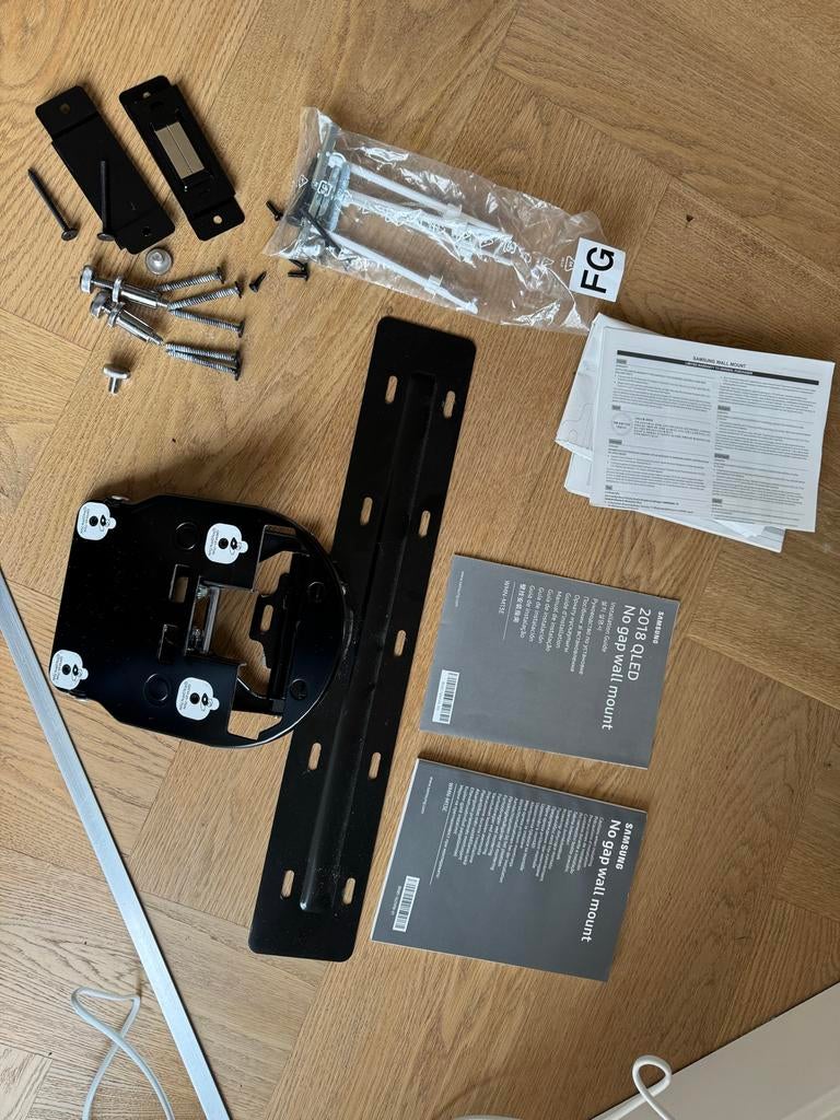 Samsung QLED No Gap Wall Mount 2017 & 2018 (compleet), Ophalen, Zo goed als nieuw