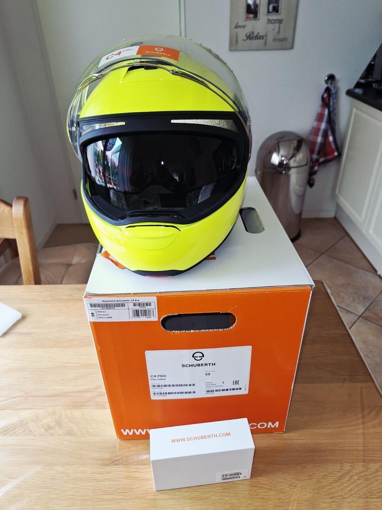 Hagel nieuwe Schuberth C4 Pro Systeemhelm inclusief Headset, Motoren, Kleding | Motorhelmen, Ophalen of Verzenden, Tweedehands