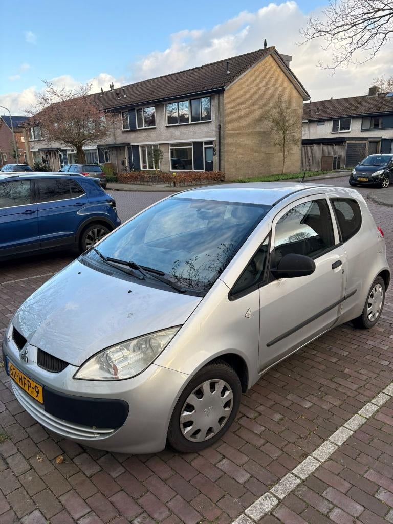 Mitsubishi Colt 1.1 Miv. CZ3 2008 Grijs -3 Deurs -MOET WEG, Auto's, Mitsubishi, Particulier, Colt, Benzine, Euro 1, B, Hatchback