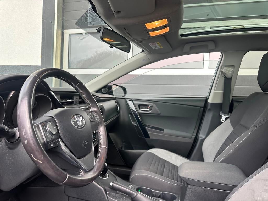 Toyota Auris 1.8 Hybrid Lease Pro | PANO | NAVI | NL AUTO, Gebruikt, Euro 6, Grijs, Te koop