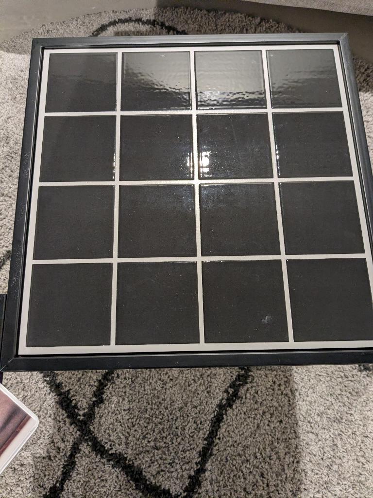 LAATSTE 2 BIJZETTAFELTJES MET NATUURSTEEN LOOK VOOR € 34,95-, Huis en Inrichting, Tafels | Bijzettafels, Ophalen, Minder dan 55 cm