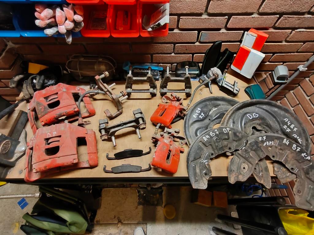 Audi A4 B7 Remmenset - Compleet met schijven en blokken, Ophalen, Gebruikt, Seat