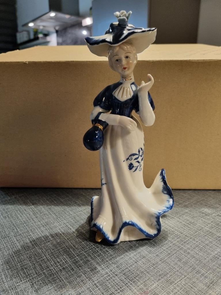 Vintage porseleinen beeldje, Antiek en Kunst, Ophalen of Verzenden