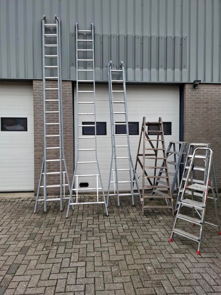 Dirks ladders / trappen en accessoires, Doe-het-zelf en Verbouw, Ladders en Trappen, Ophalen, Gebruikt, Ladder, Opvouwbaar of Inschuifbaar