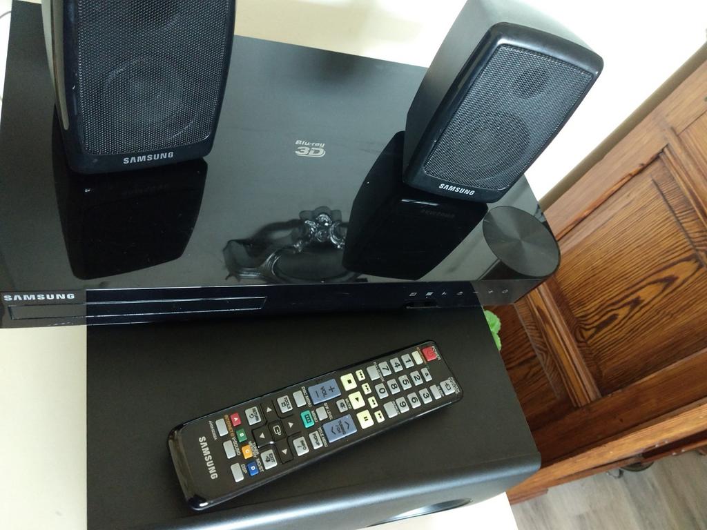 Goede Samsung 3D Blu ray Home Cinema Set compleet, Blu-ray-speler, 70 watt of meer, Zo goed als nieuw, Ophalen
