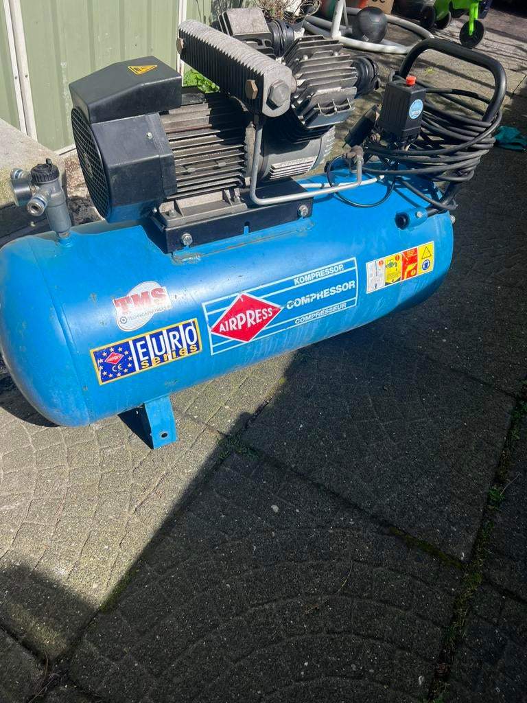 Airpress Compressor LM 100/350 - 90L - 1.8kW (230V), 25 tot 100 liter, Ophalen, Zo goed als nieuw