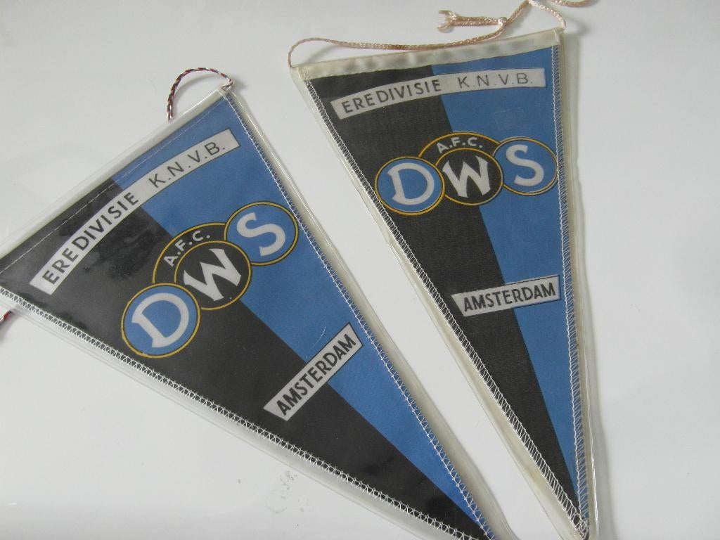 voetbal vaantjes 2 x DWS amsterdam eredivisie jaren 60, Ophalen of Verzenden, Zo goed als nieuw, Overige binnenlandse clubs, Poster, Plaatje of Sticker