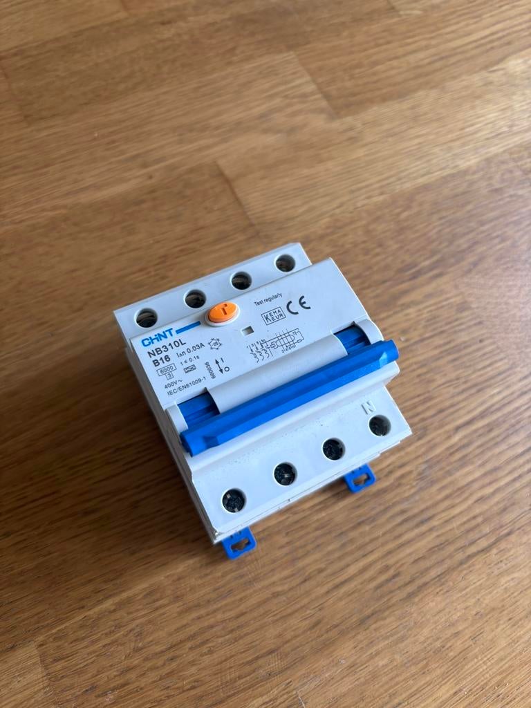 Chint B16 Aardlekautomaat Groepenkast, Doe-het-zelf en Verbouw, Elektra en Kabels, Ophalen of Verzenden, Zo goed als nieuw, Overige typen