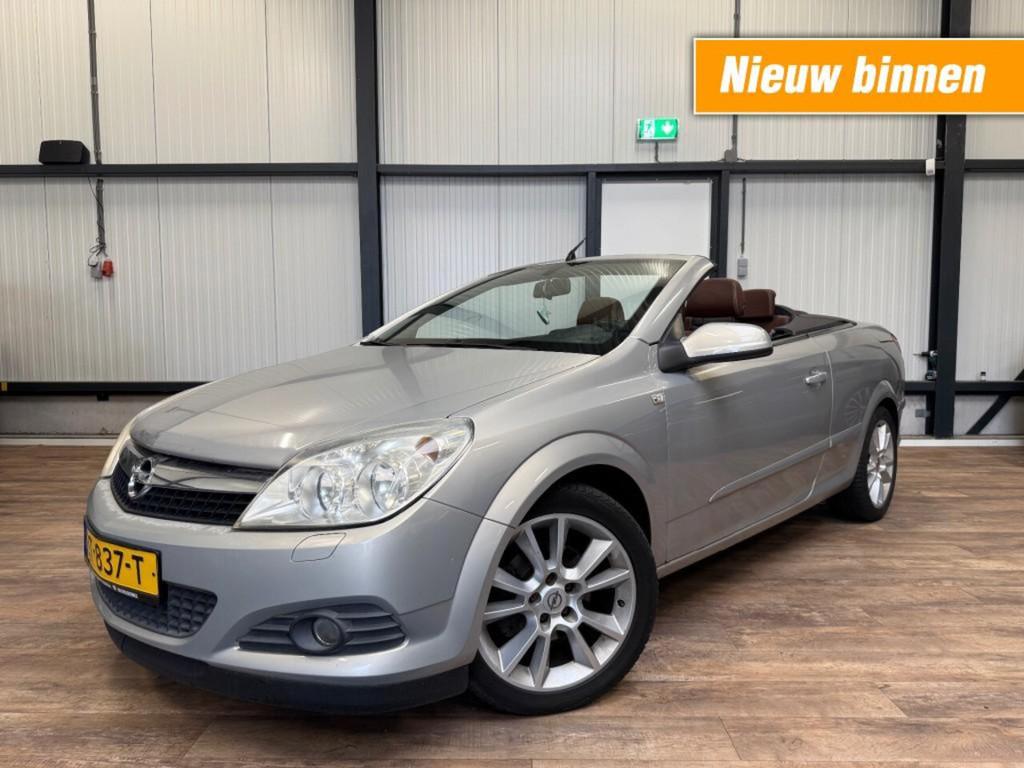 Opel Astra 1.8 Enjoy / LEDER / CRUISE / AIRCO / PDC / LM-Vel, Auto's, Gebruikt, 4 cilinders, 4 stoelen, 1796 cc