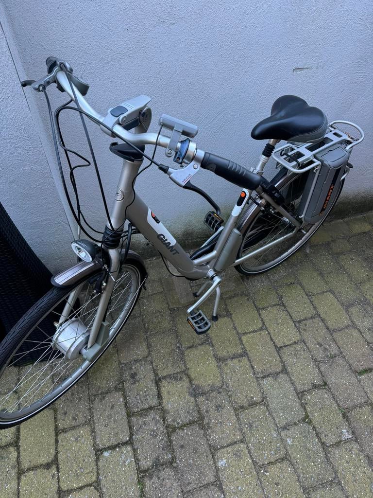 Giant e-bike / elektrische fiets / kijk beschrijving, Fietsen en Brommers, Elektrische fietsen, Ophalen, Gebruikt, Minder dan 30 km per accu