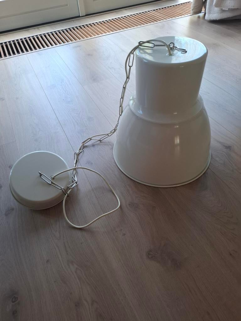 Hanglamp Hektar Ikea, wit, industrieel design, Huis en Inrichting, Lampen | Hanglampen, Gebruikt, Ophalen of Verzenden, Metaal