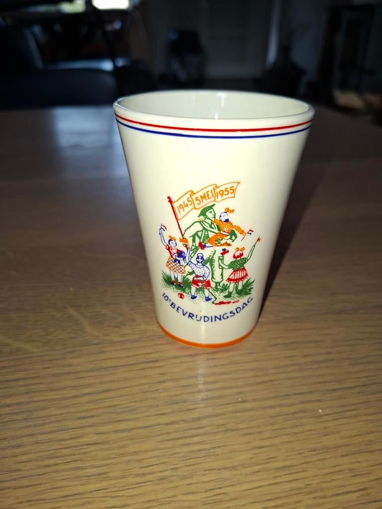 Beker 10e Bevrijdingsdag 1945-1955 - Perfecte Staat, Ophalen of Verzenden