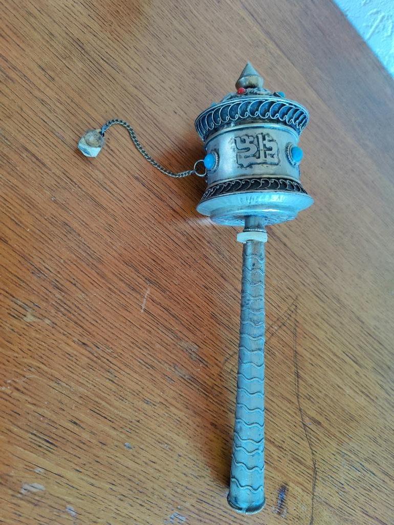 oude Boeddhistische gebedsmolen met papierenrol en nog in., Antiek en Kunst, Ophalen of Verzenden