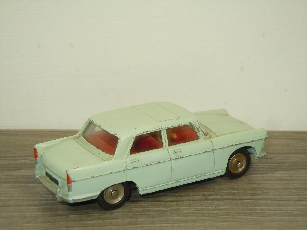 Peugeot 404 - Dinky Toys 553 France - 1:43, Hobby en Vrije tijd, Modelauto's | 1:43, Gebruikt, Auto, Verzenden, Frankrijk