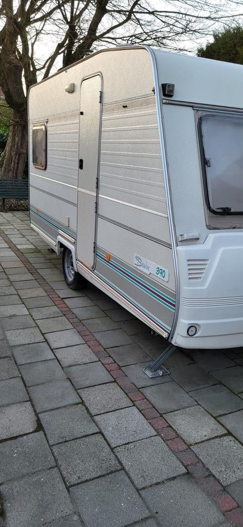 Caravelair Bamba 390 caravan, Caravans en Kamperen, Koelkast, Treinzit, Particulier, 500 - 750 kg