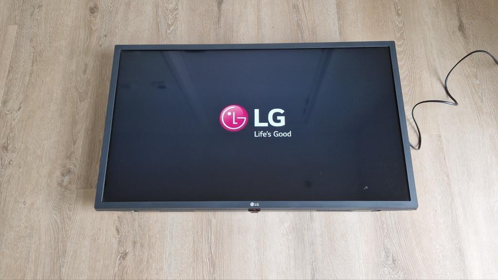 LG 32 inch tv, Computers en Software, Monitoren, Ophalen, 60 Hz of minder