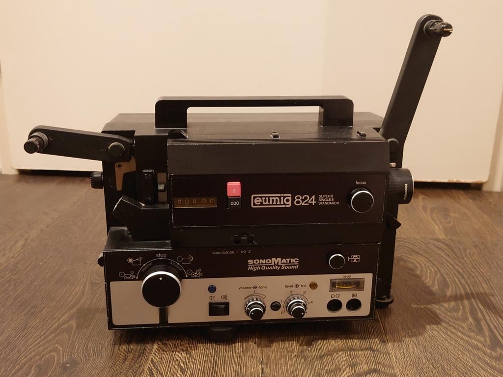 Eumig 824 Sonomatic dual 8mm projector, Ophalen, 1960 tot 1980, Projector
