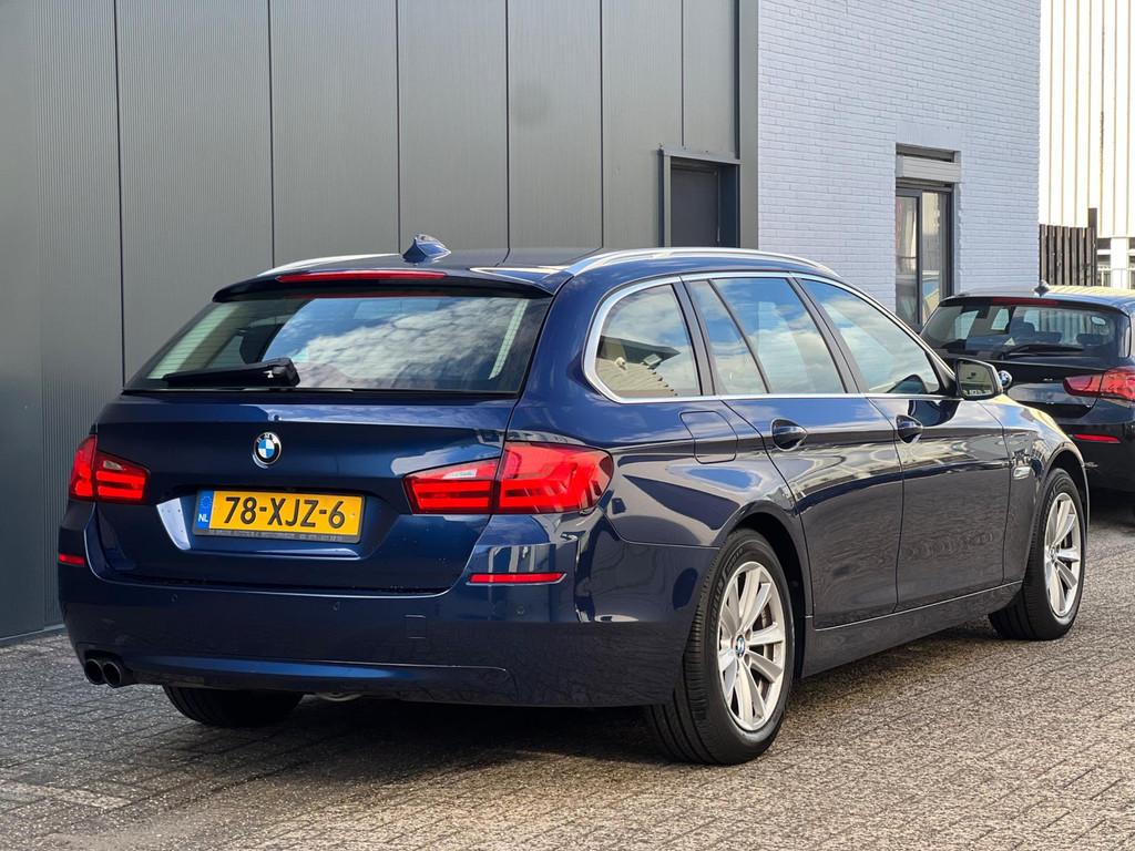 BMW 5-serie Touring 520i Leder|Navi|StoelVW|Trekhaak|Boekjes, Automaat, Euro 5, Gebruikt, 4 cilinders
