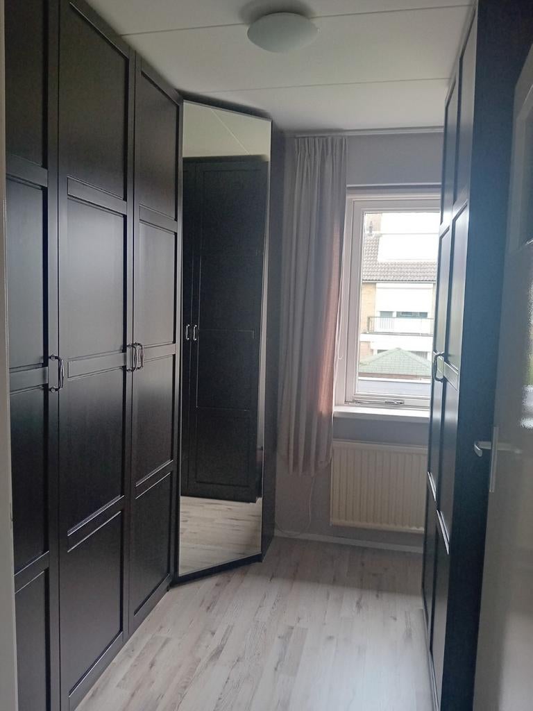 Ruime donkerbruine pax kledingkast met spiegeldeur, Ophalen, Met deur(en), Gebruikt, 200 cm of meer