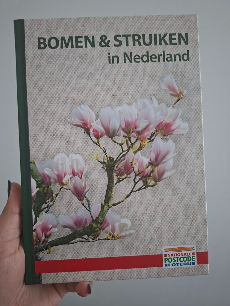 Bomen en Struiken boekje Postcodeloterij, Ophalen, Zo goed als nieuw, Bloemen, Planten en Bomen, Onbekend