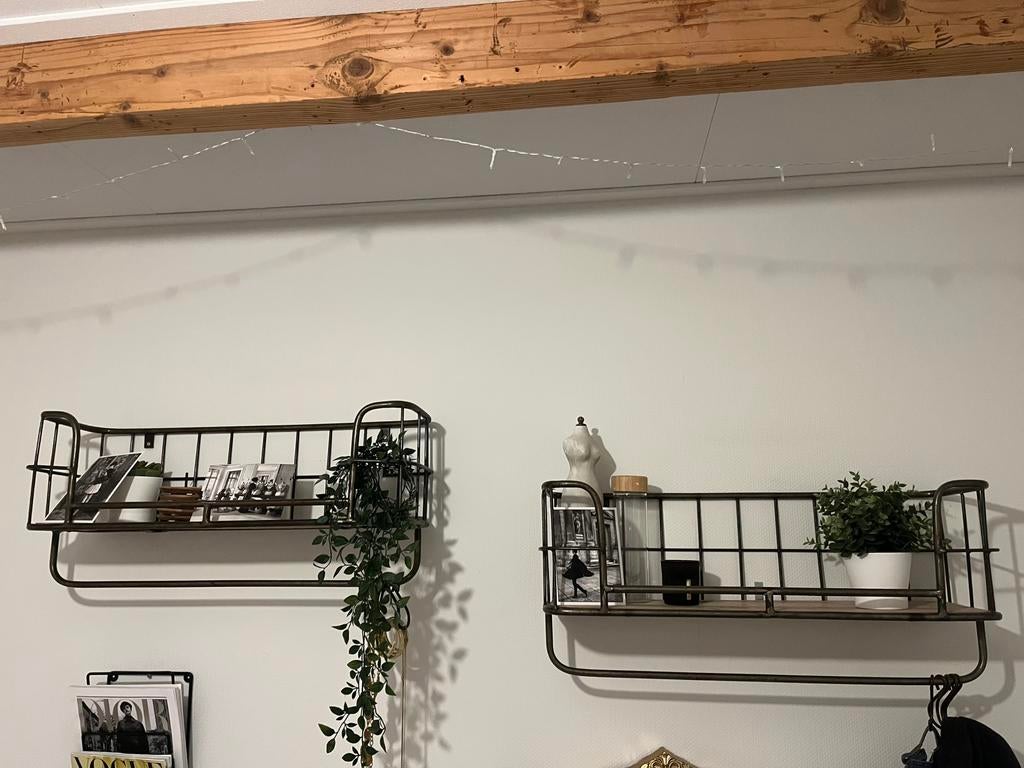 2 wandplankjes/muurplankjes, Ophalen of Verzenden, Zo goed als nieuw, Overige typen, Minder dan 100 cm