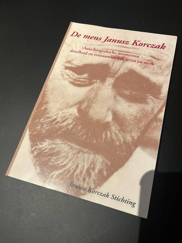 De mens Janusz Korczak - Janusz Korczak Stichting, Boeken, Ophalen of Verzenden, Alpha, Zo goed als nieuw, HBO