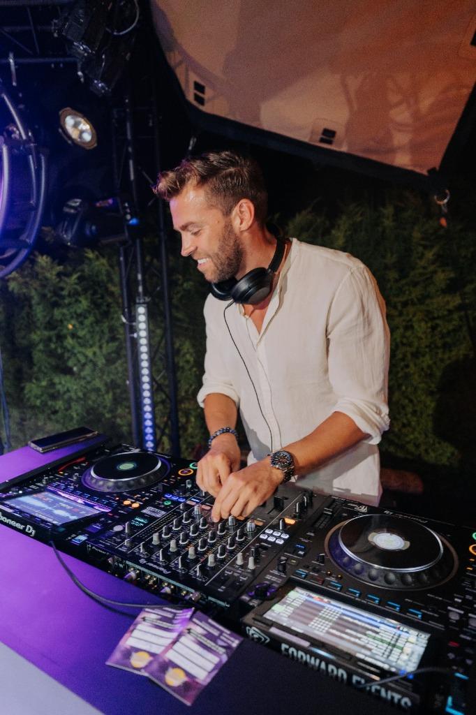 DJ Carlo | BRUILOFT DJ | FEEST DJ | BEDRIJFSFEEST | FESTIVAL, Dj