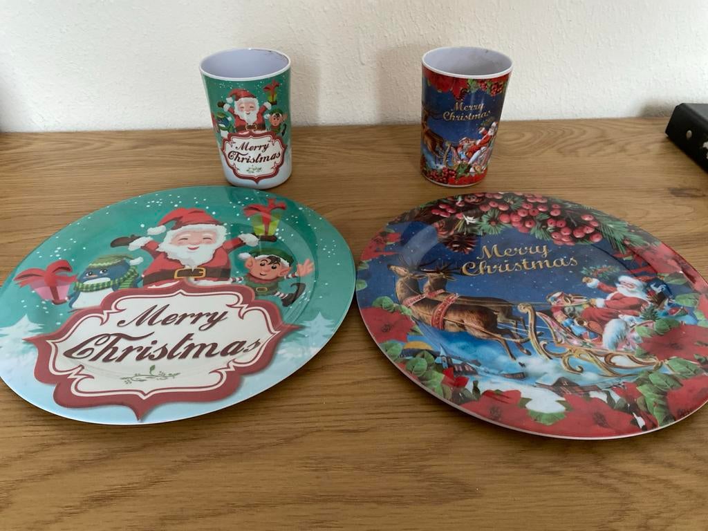 Set bord/beker (plastic) Kerst, Diversen, Kerst, Ophalen, Zo goed als nieuw