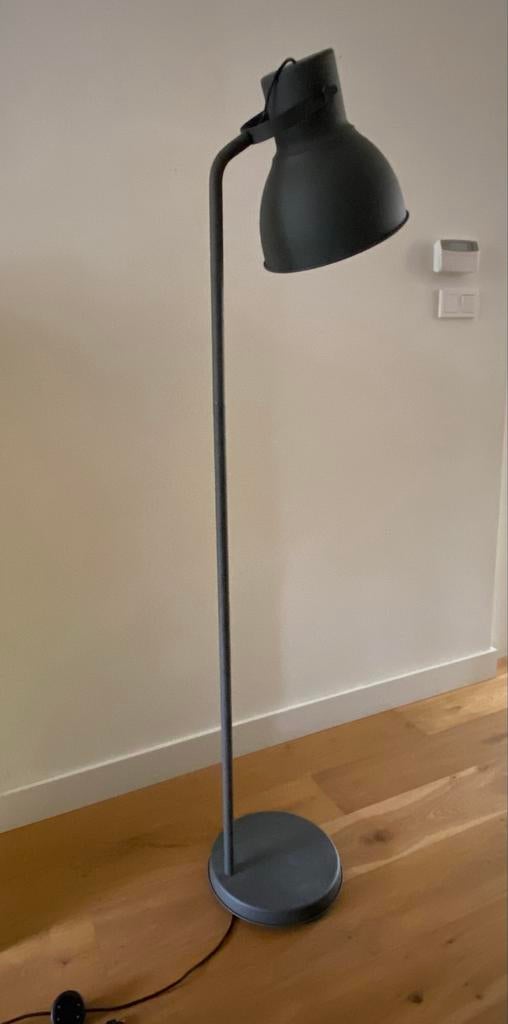 Grey Floor Lamp – Modern & Stylish Lighting, Ophalen, Scandinavian, Zo goed als nieuw, Metaal