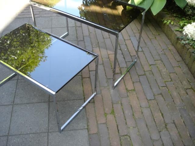 Vintage set minimalistische bijzettafeltjes jaren 60/70, Minder dan 55 cm, Gebruikt, Metaal of Aluminium, Ophalen of Verzenden