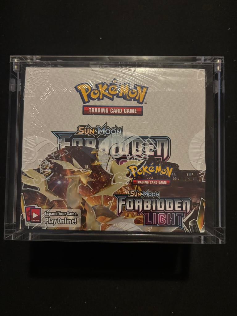 Pokémon Sun & Moon Forbidden Light Booster Box Sealed, Hobby en Vrije tijd, Verzamelkaartspellen | Pokémon, Ophalen of Verzenden