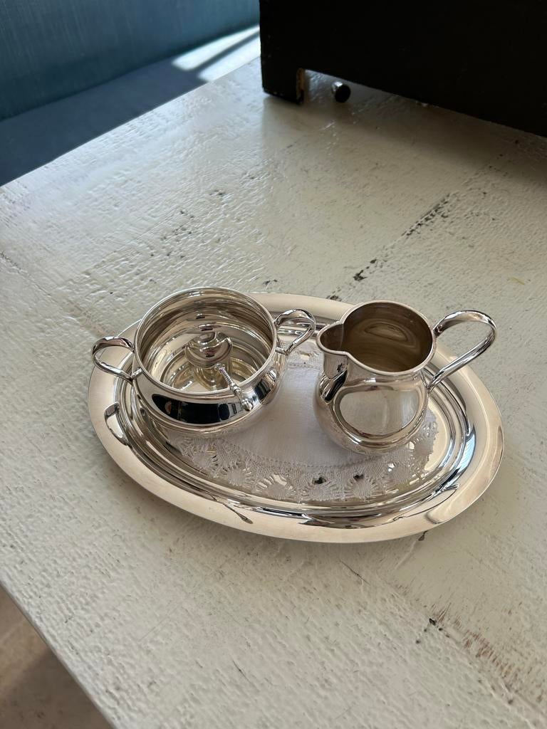 Verzilverd roomstel met dienblad (Keltum)., Antiek en Kunst, Antiek | Goud en Zilver, Ophalen of Verzenden