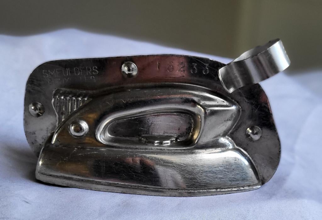 Oude chocoladevorm: STRIJKIJZER, Ophalen of Verzenden