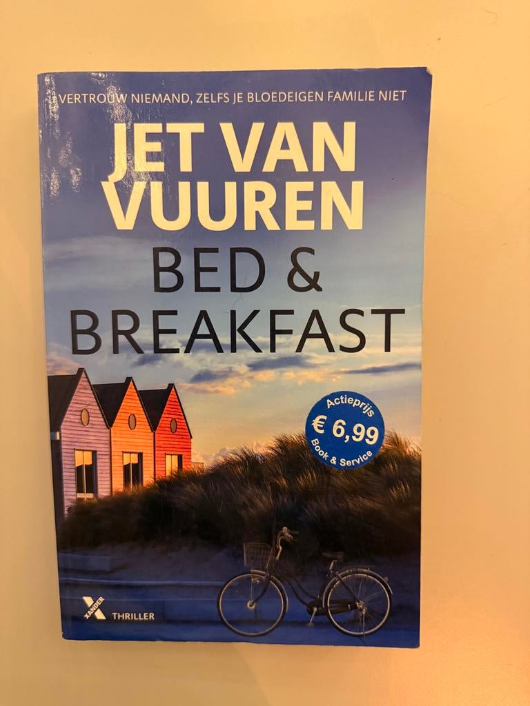 Bed & Breakfast - Jet van Vuuren - Spannende Thriller, Ophalen of Verzenden, Zo goed als nieuw, Nederland