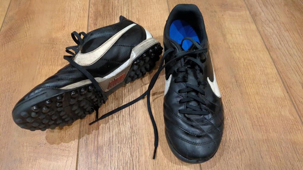 Nike Voetbalschoenen - Maat 42, Maat XS of kleiner, Ophalen, Gebruikt, Schoenen